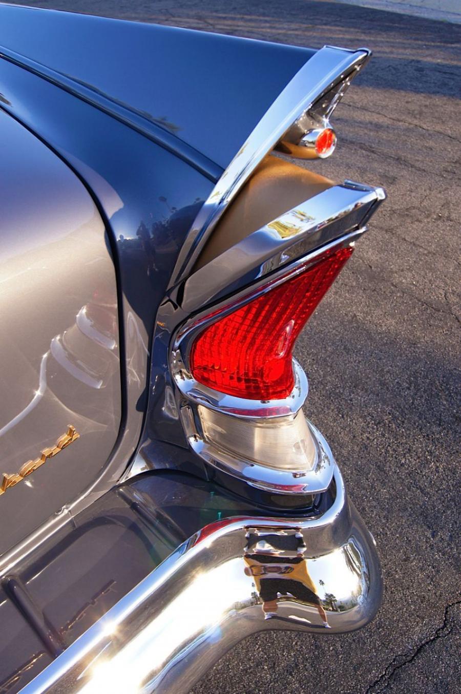  Packard Hardtop Coupe 1958 года  (фото 9 из 26)